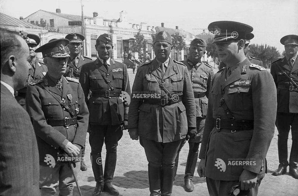  Встреча короля Михая и маршала Антонеску   3